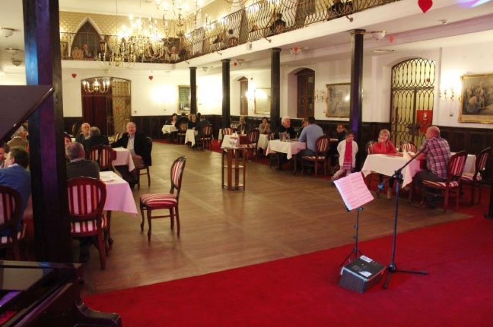 Zamek Gostynin Aparthotel Ngoại thất bức ảnh