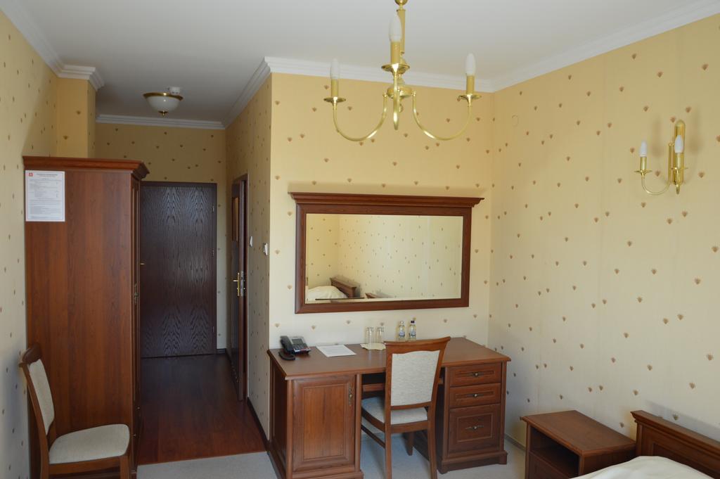 Zamek Gostynin Aparthotel Ngoại thất bức ảnh