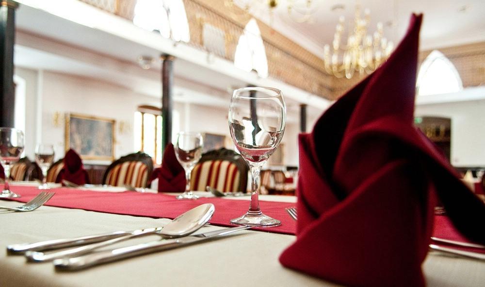 Zamek Gostynin Aparthotel Ngoại thất bức ảnh