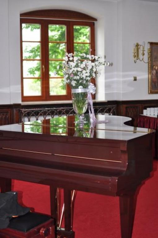 Zamek Gostynin Aparthotel Ngoại thất bức ảnh